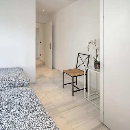 Apartment Marble In The Center Of